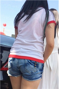 包臀热裤紧身MM[97.5M/MOV]