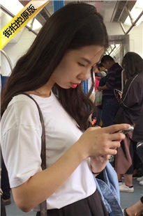 【醉爱作品】街拍黑丝休闲鞋MM [262M/MOV]