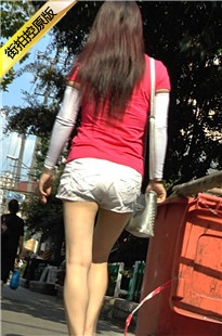 白热裤长腿美眉，外表洁白无暇[199M/M2TS]