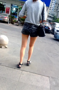 水洗牛仔热裤美妇[37.5M/MP4]