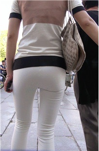 饱满翘臀白裤小MM第二季[1126M/MTS]