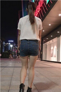 成熟牛仔热裤紧臀MM[357M/MP4]