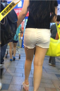 极品饱满翘臀白色热裤美眉[426M/MOV]