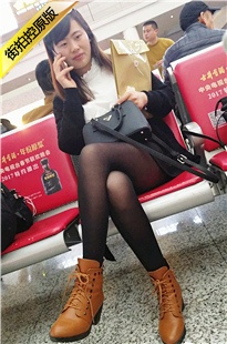 4K-街拍黑色上衣黑丝美眉[748M/MP4]