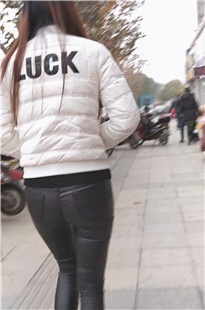 4K画质－长发皮裤小妹[252M/MP4]