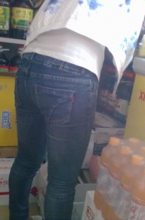 妹妹的屁屁真好看