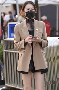 纯天然大长腿女同事3A5601[2.9G]