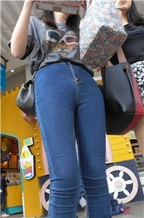 【纳兰xing急作品】丰臀紧牛MM [MP4/1.95GB]