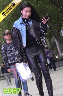 4K-街拍高靴黑色皮裤长腿好身材长发美眉M087[692M]