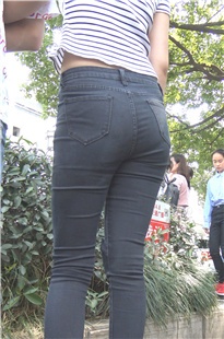 购物街紧身裤美女被搂得好舒服JS241[2.94G]