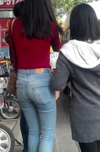 等公交上班的极品紧牛美女[37M/MP4]