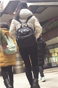 紧身裤之大学美女篇三[675M/MP4]