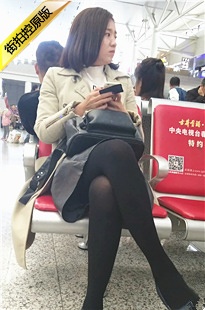 4K-候车的极品MT蓝色高跟黑丝漂亮美眉[1G/MP4]