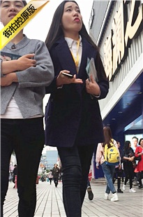 街拍两个紧身裤美眉[562M/MOV]