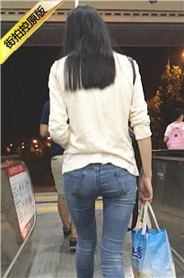 文静的牛仔裤翘臀眼镜美眉[196M/MOV]