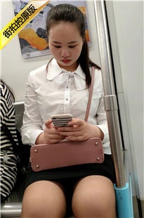 4K-棕色丝腿短裙美眉[1.47G/MP4]