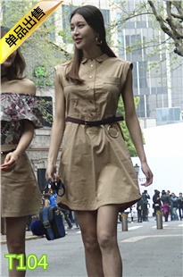 4K-街头拍照的两个短裙高跟白皙细腿美女第2季T104[1.17G]