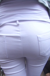 白色紧牛青春美眉[495M/MP4]