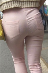 浅粉色紧身裤美眉[229M/MP4]