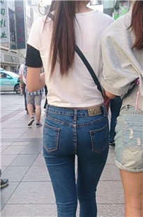 性感细腰紧臀牛仔裤[213M/MP4]