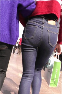 性感包臀高腰紧牛美女[698M/MTS]