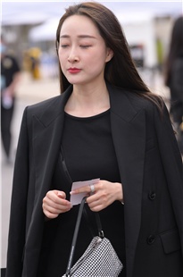 白皙美腿美足小姐姐3A3493[1.78G]