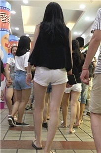 白热裤小MM开发多[264M/MP4]