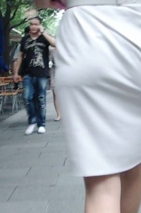 丰臀包臀短裙，凹凸有致[169M/MP4]