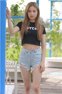 蓝色牛仔热裤女孩MJ2779