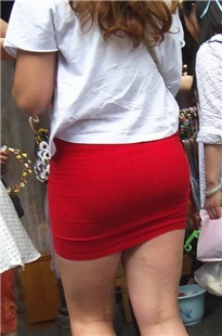 红色大PG包臀肥臀美眉肉感十足[249M/MP4]