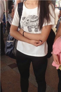 【Phoenix原创作品】黑色紧身贴身裤小妹[457M/MOV]