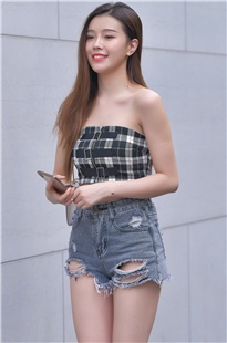 甜美美眉热裤侧漏真迷人3A1700[807M]