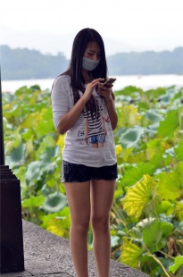 西湖边上的修长MT口罩妞[8P]