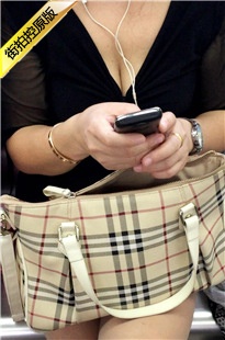 【醉爱作品】丰满肉丝女人诱人的事业线[241M/MOV]