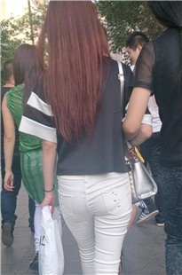 白裤MM小鸟依人PP紧[191M/MP4]