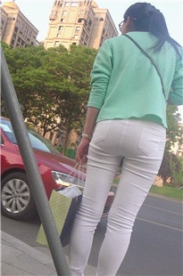 【雷神大师作品】被速腾接走白裤MM [453M/MP4]