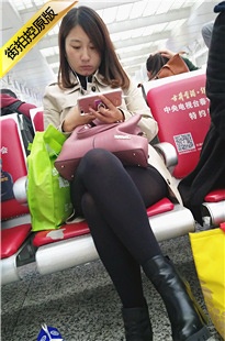 4K-车站等车的黑丝高跟女人[701M/MP4]