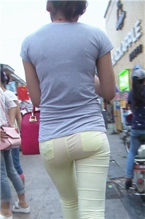 黄色透明紧身裤美臀美眉[618M/MP4]