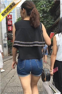 蓝色牛仔热裤圆润翘臀美眉[573M/MOV]