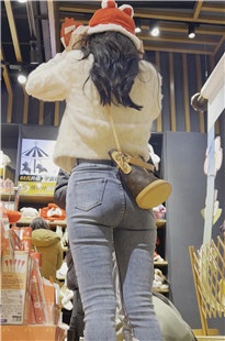 高挑蓝牛翘屯长发小姐姐JS429[1.84G]