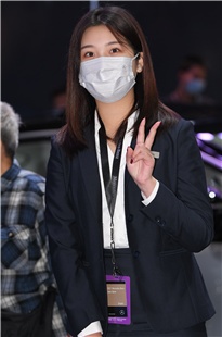 黑衣职业装OL美女3A4042[1.41G]