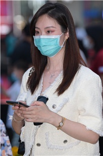 白皙美腿美女3A5521[1.56G]