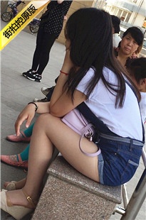 【醉爱作品】街拍肉丝初中MM [180M/MOV]