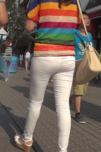 高跟超紧白裤MM，真好[273M/AVI]