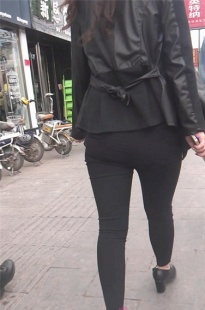 腿直臀圆走路并得很紧的MM[6.53G/MP4]