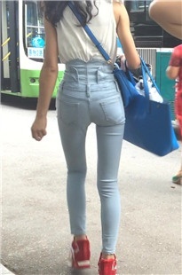 超紧牛仔小妹开发多[70M/MOV]