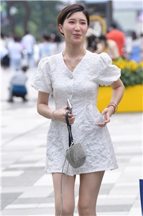 气质短裙美女3A5420[1.3G]