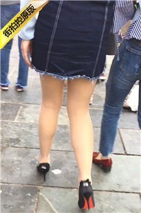 肉丝MT包臀牛仔短裙美眉[186M/MOV]