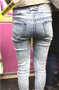 一路拍摄牛仔裤翘臀美眉[271M/MOV]