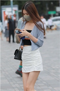 白短裙长腿美眉3A2206[522M]